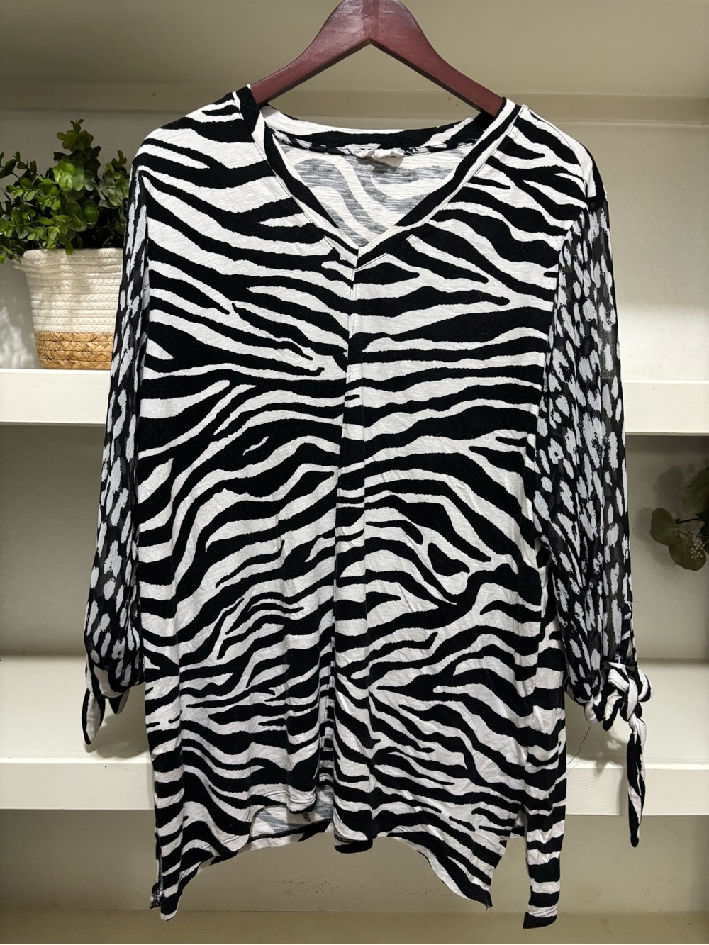 Women's Black & White Zebra Print V-Neck Top
